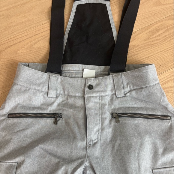 Women’s Avalanche Gray Ski Bibs NWOT - Picture 2 of 8